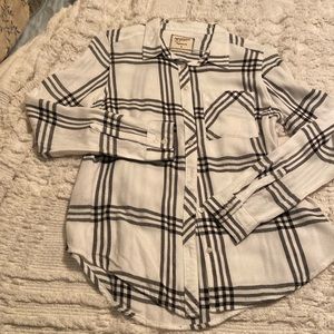 🔴 White plaid shirt